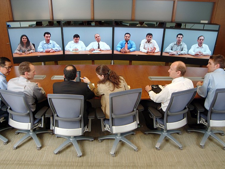 5 Body Language Tactics That Inspire Client Trust While Video Conferencing  - IntelligentHQ