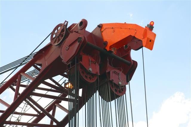 Do cranes on the horizon signal economic growth ?