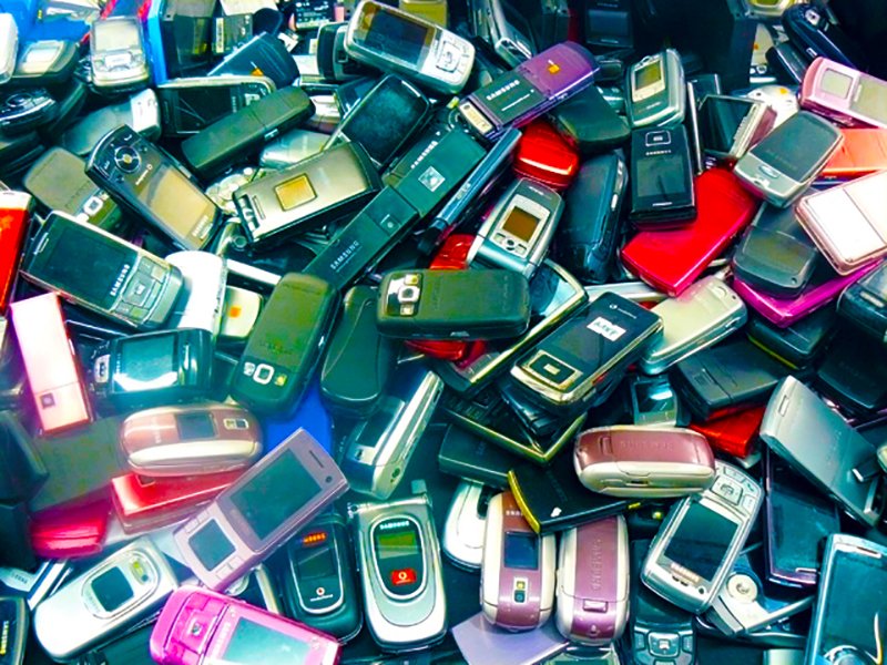 The Business And Environmental Opportunities of Recycling Your Old Phones