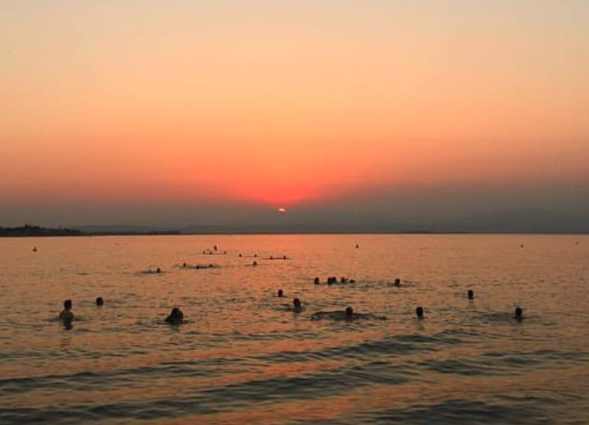 Image by Dinis Guarda