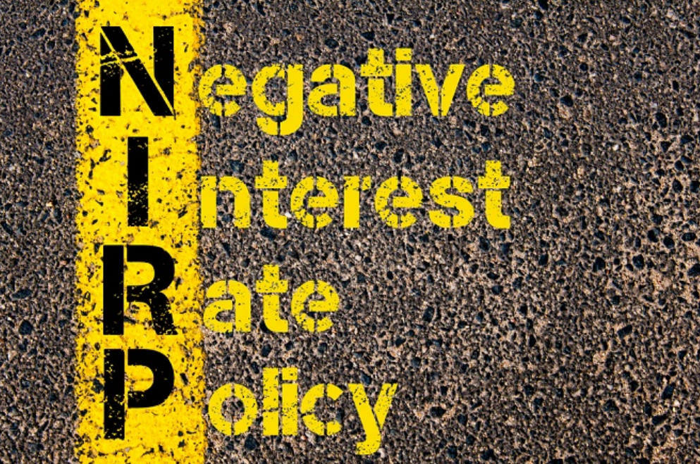 what are negative interest rates