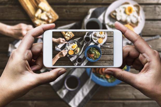 How to Use Social Media Boost Your Restaurant Business