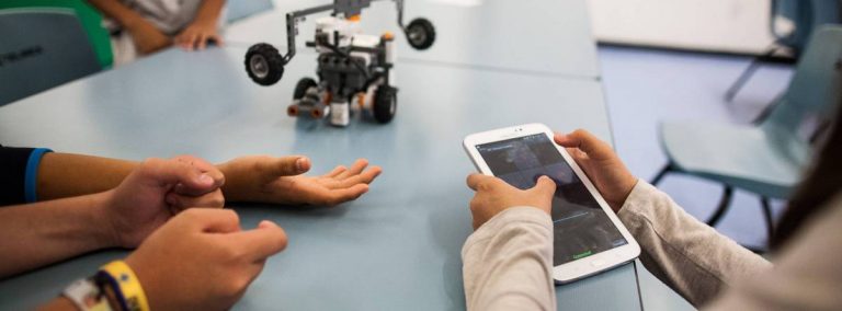 How Do Technologies Affect Student Performance?
