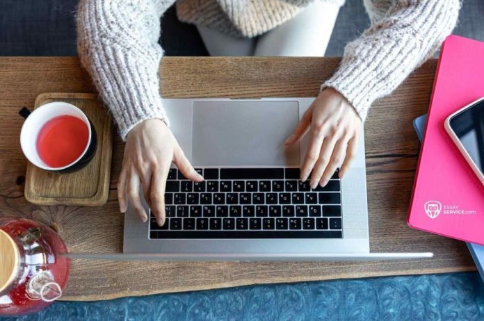 What Is the Difference Between AI and Human Writing? Style, Originality ...