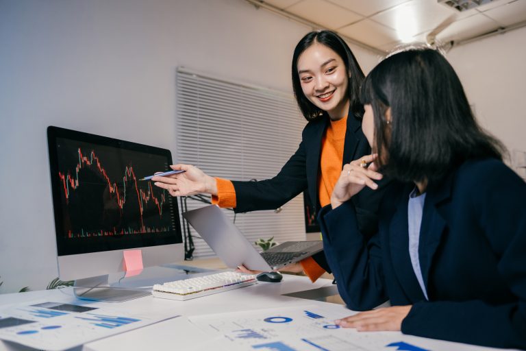 Carry Trade vs Arbitrage Trade