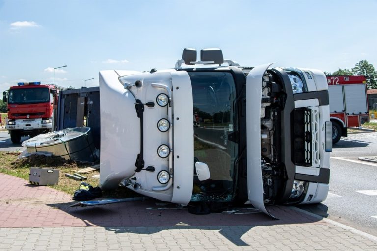 What Drivers Should Know About Jackknife Truck Accidents