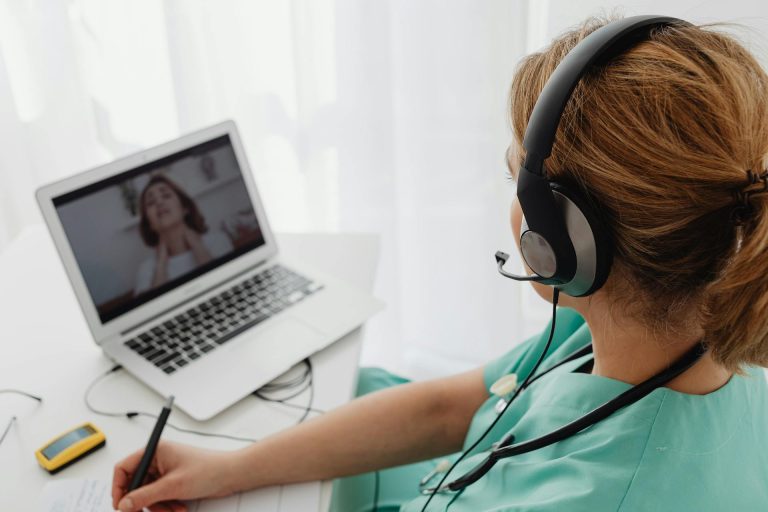 Virtual Healthcare Assistants in 2026 Cutting Costs Reducing Burnout and Improving Patient Outcomes