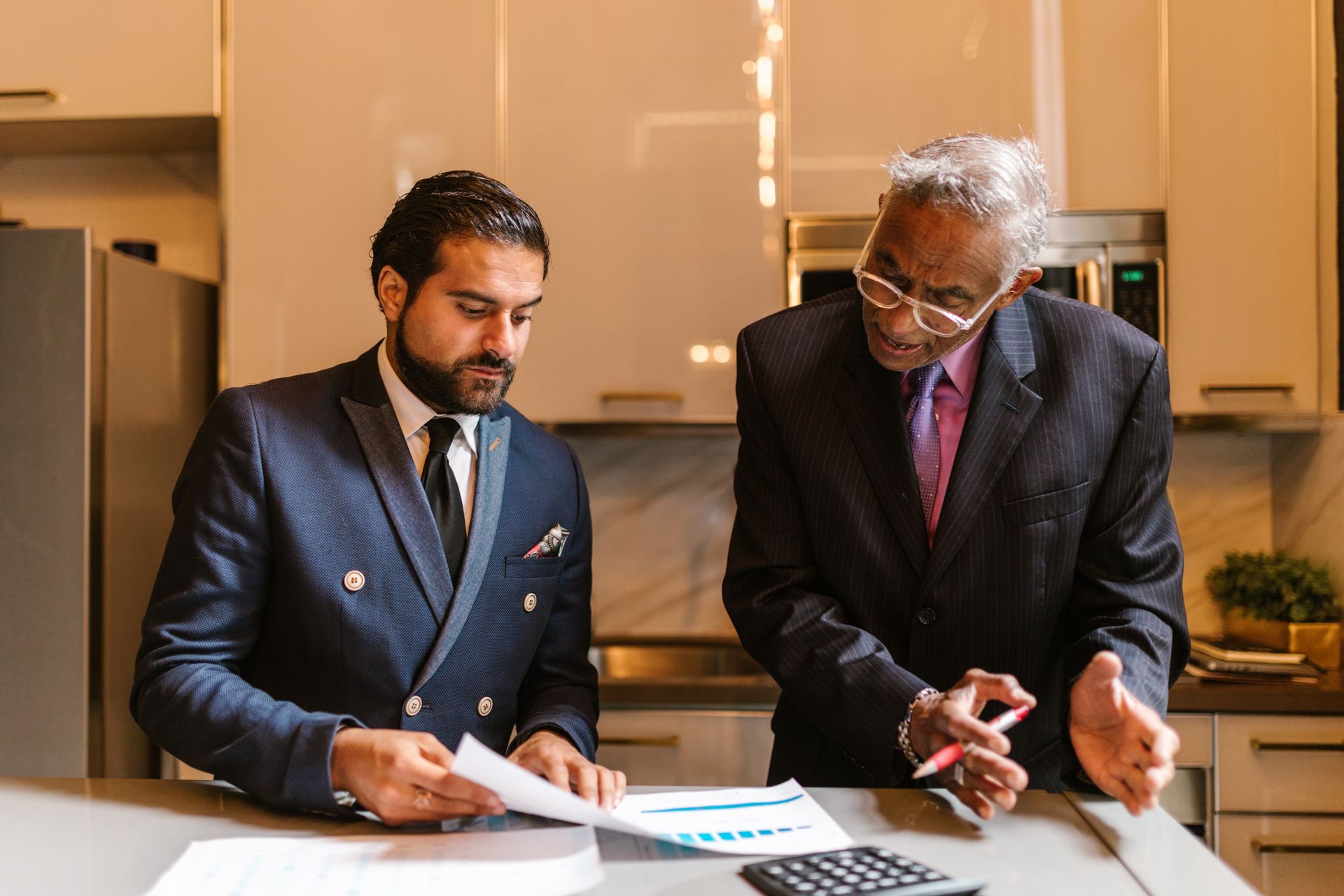 Cross-Border Financial Advisor Choices for Tech Operators - IntelligentHQ