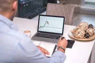 Sensex Hits a New High in 2026: Why Active Traders Are Upgrading Their Demat Trading Setup