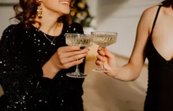 How to Accessorize a Cocktail Dress for a Wedding