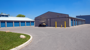 Self Storage Dallas vs Traditional Storage Units: Which Offers Better Security Features?